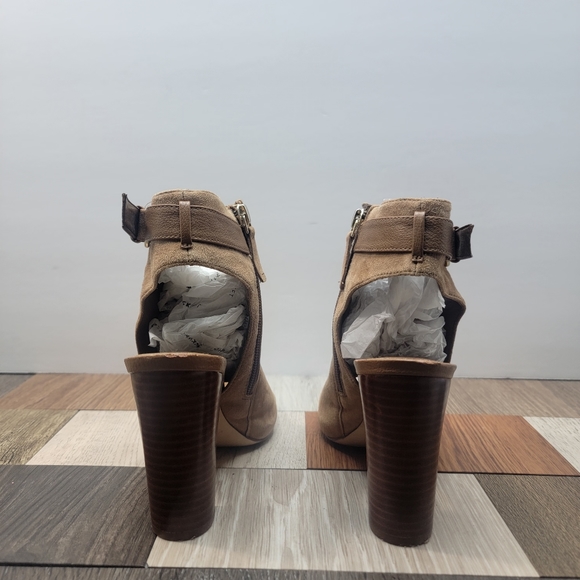 Women's Leather 6M Peep Toe Booties - Picture 4 of 6